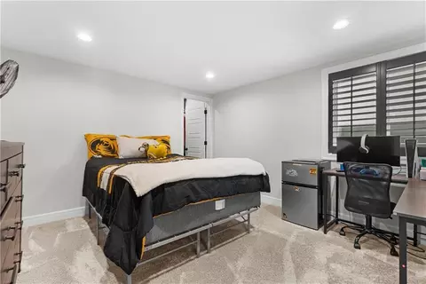 Bedroom - 1109 SW Brookside Ct, Lees Summit, MO 64064 photo 4 of 5