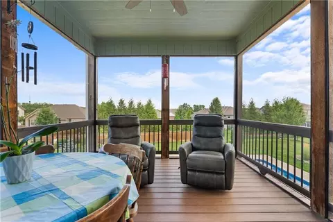 Exterior - 1109 SW Brookside Ct, Lees Summit, MO 64064 photo 4 of 13