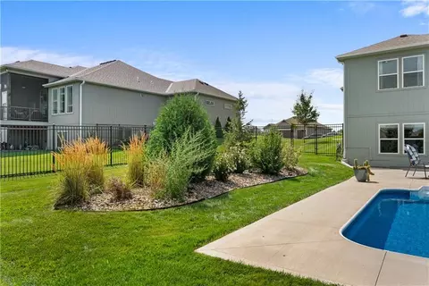 Exterior - 1109 SW Brookside Ct, Lees Summit, MO 64064 photo 13 of 13