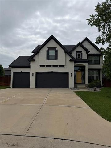 8426 Green Rd, Lenexa, KS 66227