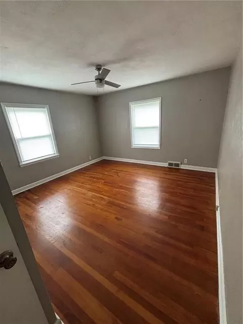 Bedroom - 307 Phelps St, Windsor, MO 65360 photo 1 of 2