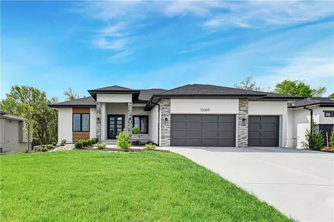 16267 S Allman St, Olathe, KS 66062