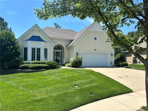 7613 W 148th St, Overland Park, KS 66223