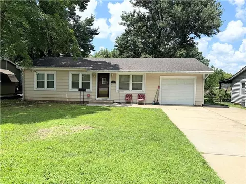 737 N Woodland St, Olathe, KS 66061