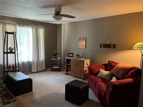 1643 N Ray Ave, Maryville, MO 64468