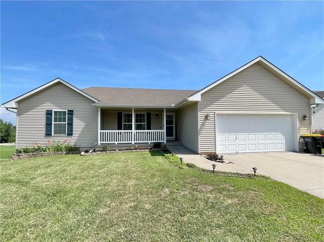 2224 W Ivory Cir, Excelsior Springs, MO 64024