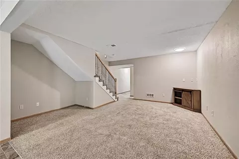 210 Pointe Ln, Raymore, MO 64083 photo 4