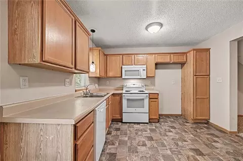 210 Pointe Ln, Raymore, MO 64083 photo 8