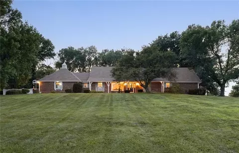 1710 N 90th St, Kansas City, KS 66112