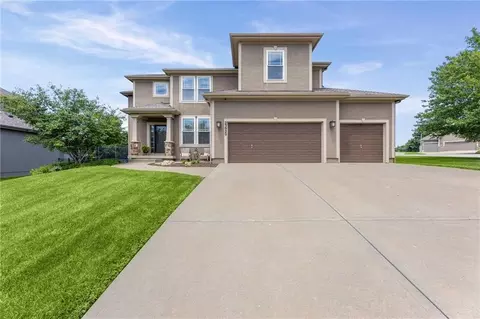 23920 W 124th Ct, Olathe, KS 66061