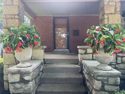 6412 Mcgee St, Kansas City, MO 64113