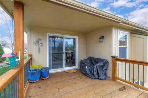 Exterior - 5368 S Davidson Ct, Independence, MO 64055 photo 3 of 5