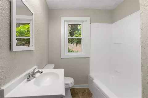 9617 E Independence Ave, Independence, MO 64053 photo 9