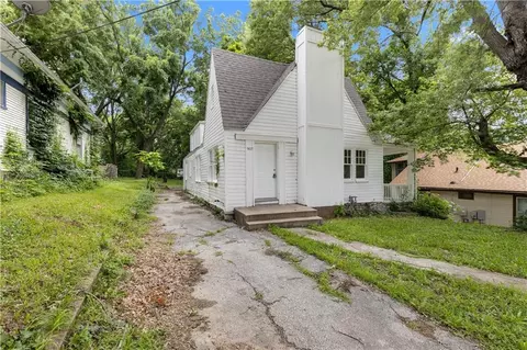 9617 E Independence Ave, Independence, MO 64053 photo 2