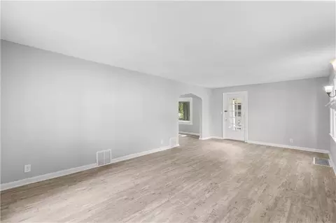 9617 E Independence Ave, Independence, MO 64053 photo 3