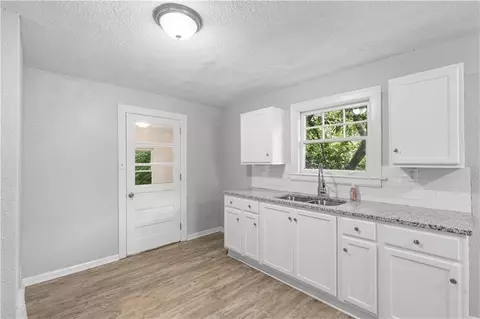 9617 E Independence Ave, Independence, MO 64053 photo 7