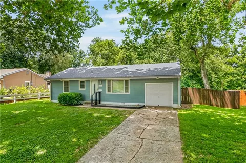 10516 Richmond Ave, Kansas City, MO 64134