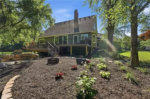 Exterior - 12904 Quail Rdg, Lees Summit, MO 64086 photo 4 of 6