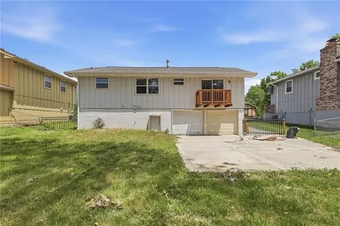 Exterior - 6405 E 140th Ter, Grandview, MO 64030 photo 4 of 5