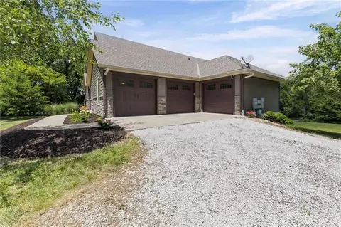 Exterior - 1404 E 183rd St, Belton, MO 64012 photo 5 of 11