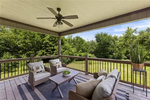 Exterior - 1404 E 183rd St, Belton, MO 64012 photo 2 of 11