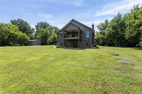 Exterior - 1404 E 183rd St, Belton, MO 64012 photo 7 of 11