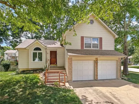 1225 E 125th St, Olathe, KS 66061