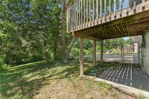Exterior - 3922 S Harbaugh Dr, Independence, MO 64055 photo 7 of 8