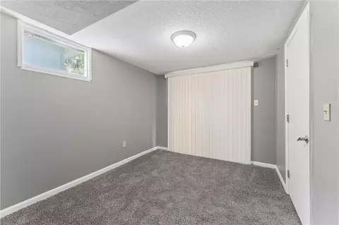 Bedroom - 3922 S Harbaugh Dr, Independence, MO 64055 photo 9 of 10