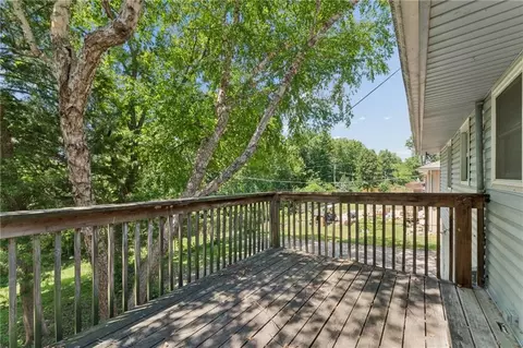 Exterior - 3922 S Harbaugh Dr, Independence, MO 64055 photo 5 of 8
