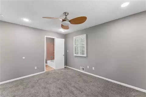 Bedroom - 3922 S Harbaugh Dr, Independence, MO 64055 photo 3 of 10