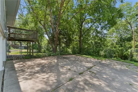 Exterior - 3922 S Harbaugh Dr, Independence, MO 64055 photo 8 of 8
