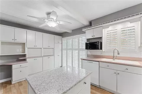 Kitchen - 3922 S Harbaugh Dr, Independence, MO 64055 photo 3 of 6