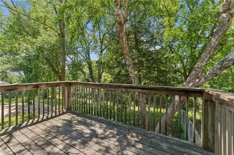Exterior - 3922 S Harbaugh Dr, Independence, MO 64055 photo 6 of 8