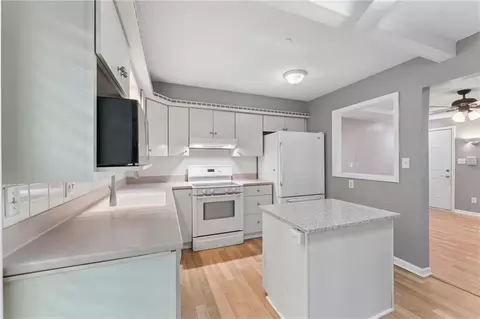 Kitchen - 3922 S Harbaugh Dr, Independence, MO 64055 photo 2 of 6