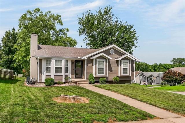 1867 Quail Ridge Dr, Liberty, MO 64068