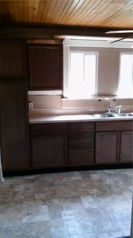 203 E Pine St, Liberty, MO 64068 photo 3