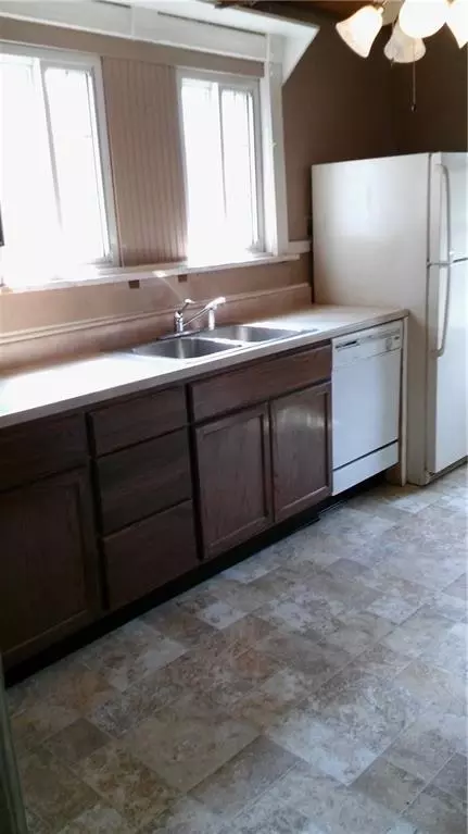 203 E Pine St, Liberty, MO 64068 photo 4