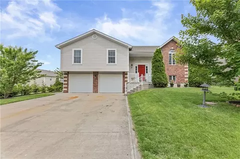 1108 Timberline Dr, Cameron, MO 64429 photo 1