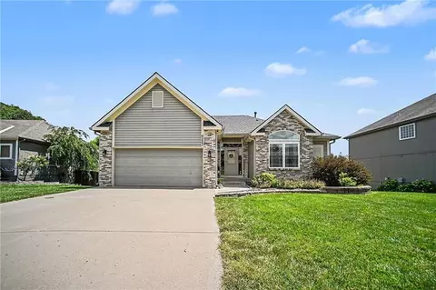 9223 N Jarboe St, Kansas City, MO 64155