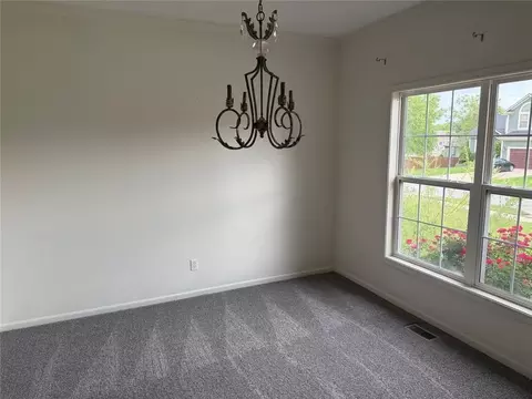 421 Stacey Dr, Lees Summit, MO 64082 photo 2