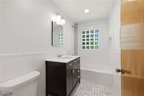 Bath - 10516 E 35th St, Independence, MO 64052 photo 1 of 2