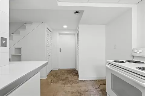 Entry Way - 10516 E 35th St, Independence, MO 64052 photo 2 of 2
