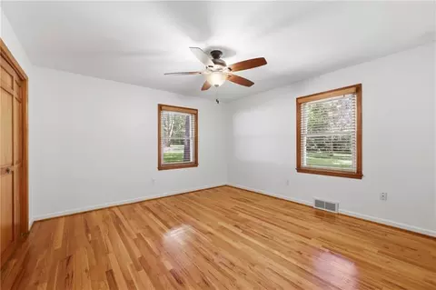 Bedroom - 10516 E 35th St, Independence, MO 64052 photo 3 of 5