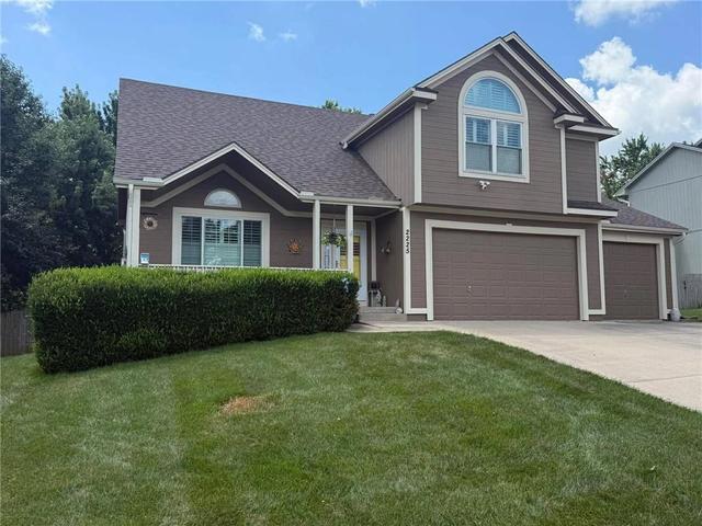 2225 Martha Ln, Greenwood, MO 64034