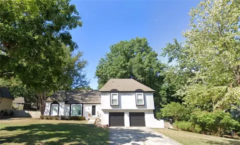 2102 W 120th St, Leawood, KS 66209