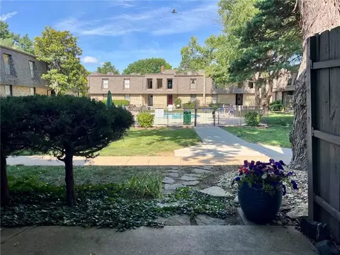 7405 W 102nd Ct #103, Overland Park, KS 66212