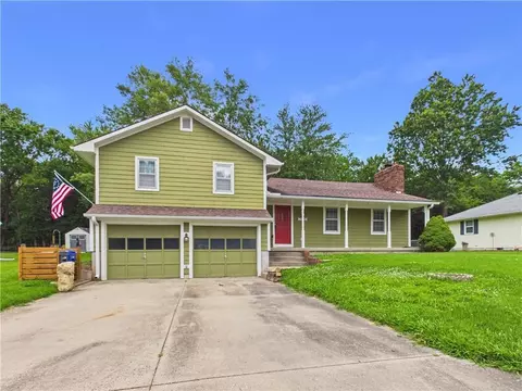 2900 Jerome Dr, Sedalia, MO 65301