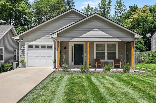 22 W 78th Ter, Kansas City, MO 64114
