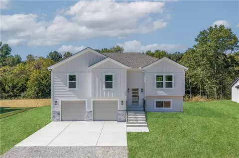 326 NE 21st Rd, Warrensburg, MO 64093